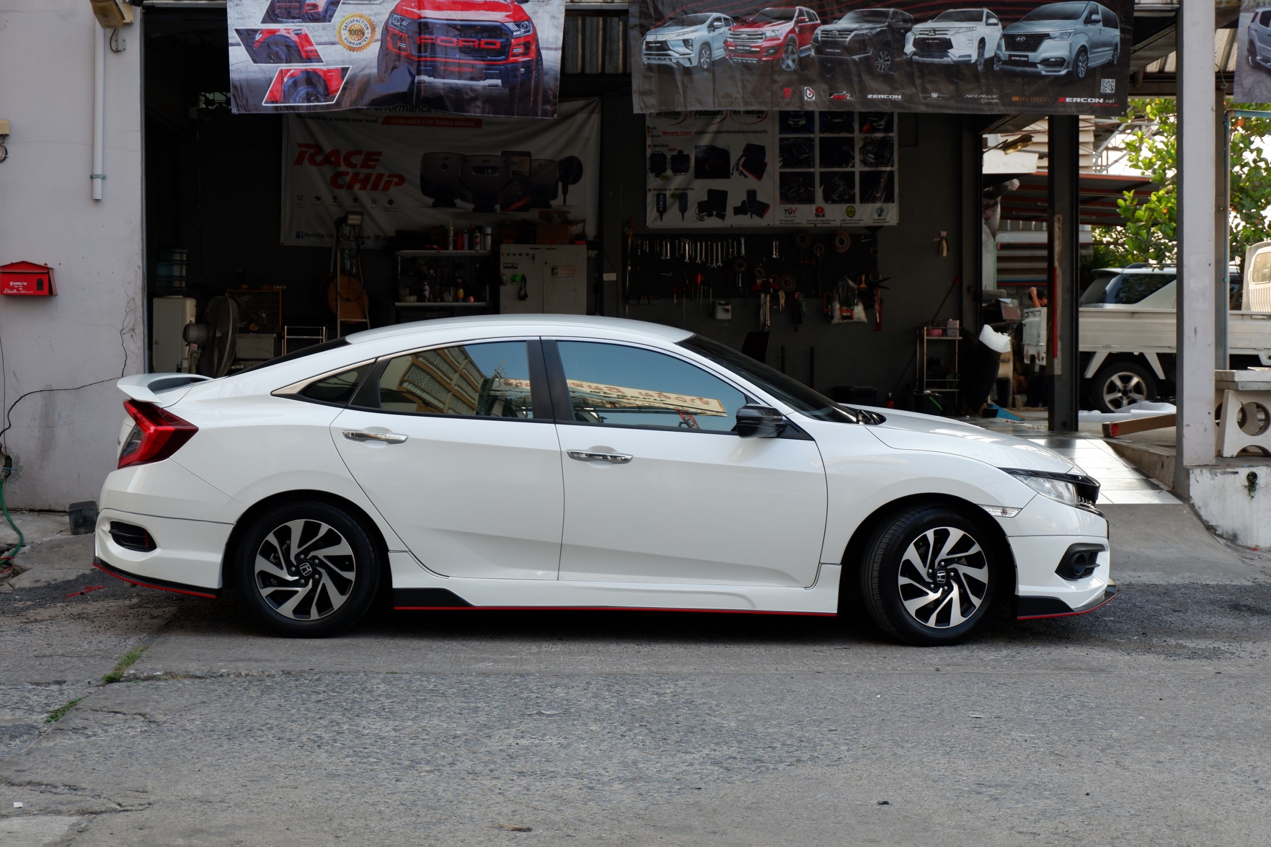 ชุดแต่ง FC ทรง LION 2016-18