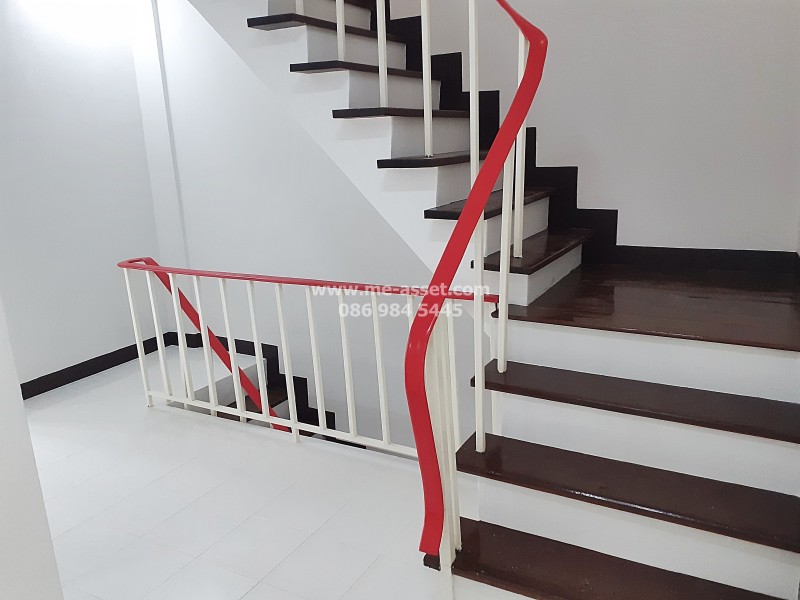 ขายและเช่า ทาวน์โฮม ถ.เพชรเกษม 67/1 แขวงหลักสอง เขตบางแค กรุงเทพ / พื้นที่ 3 ชั้น 20 ตารางวา