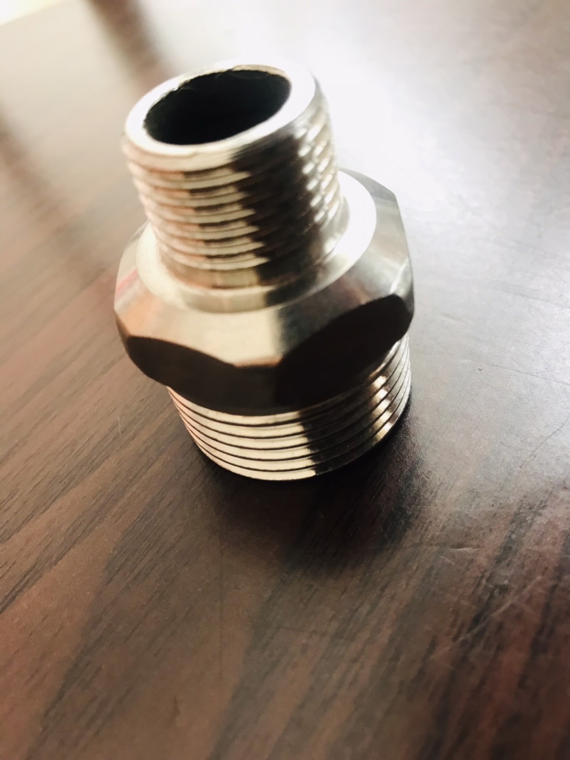 ข้อต่อตรงนิปเปิ้ลสแตนเลส 1 นิ้วลด 4 หุน เกลียวนอก (รหัส #0145)