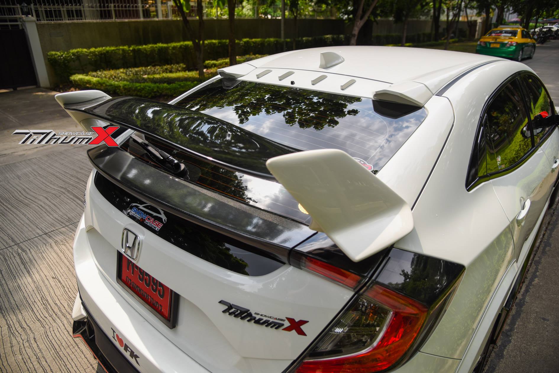 ชุดแต่ง CIVIC FK ทรง Type R 2016-18 แบบครอบทับ ประกันงานสี 1 ปี