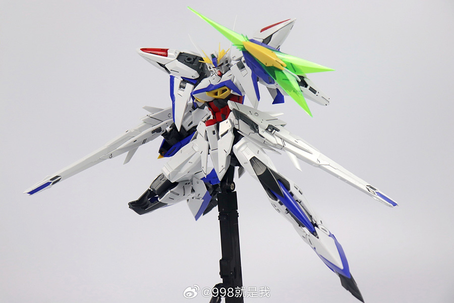 PRE-ORDER Daban 6658 MG 1/100 Eclipse + Maneuver Striker Pack