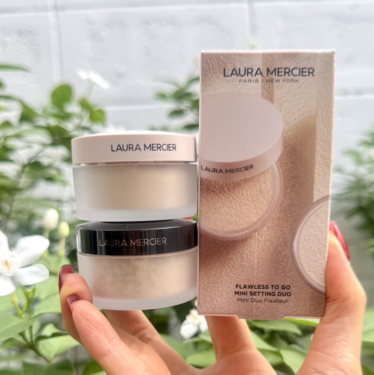 Laura Mercier Flawless To Go Mini Setting Duo เซตแป้งฝุ่นไซซ์มินิ 2 ตลับสุดคุ้ม! (ขนาด 9.3g + 6g)