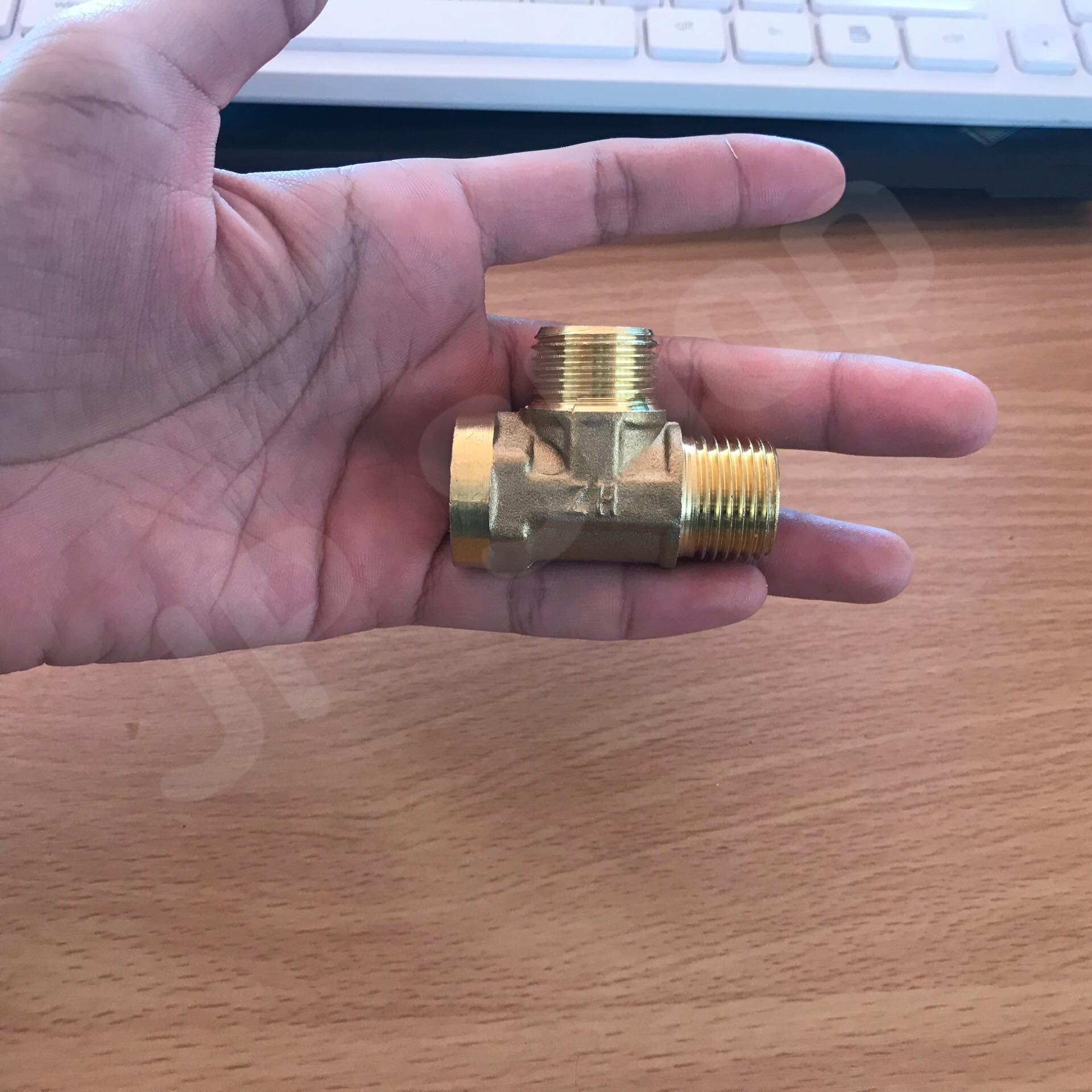 ข้อต่อทองเหลืองสามทางขนาด 4 หุน เกลียวนอก2 เกลียวใน 1 ข้อต่อ ทองเหลือง สามทาง เกลียว นอก-นอก-ใน #1754