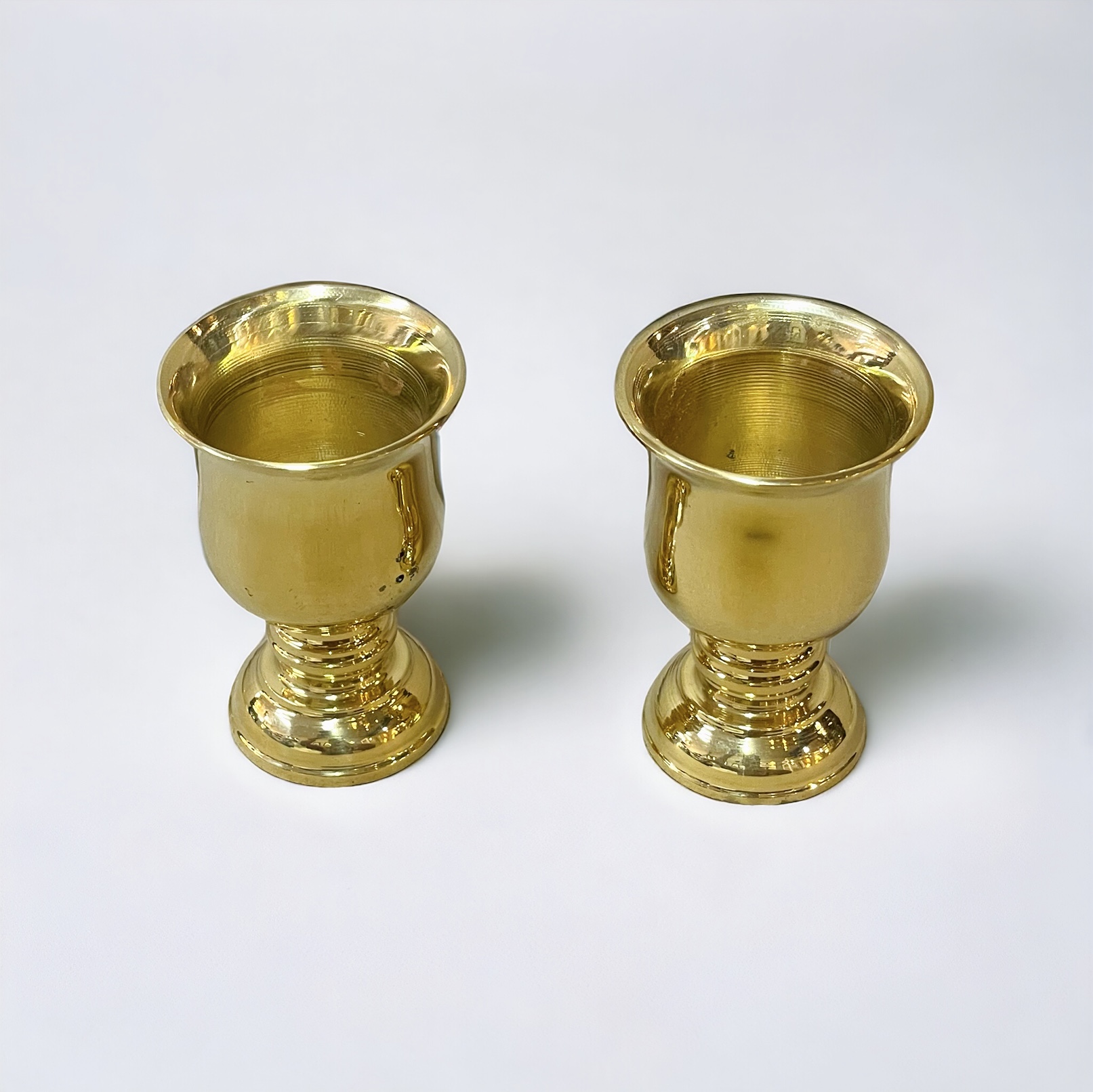 เชิงเทียนทองเหลือง ใหญ่