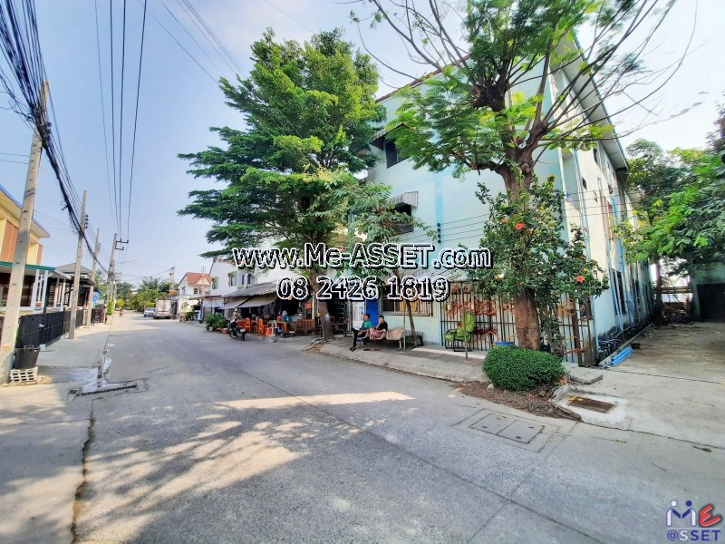 ขายที่ดินพร้อมสิ่งปลูกสร้าง หอพัก 81 ห้อง พร้อมผู้เช่าเต็ม ย่าน ซอยวินา ไร่ขิง สามพราน : ใกล้บ.ทอยเวิลด์ ถ.พุทธมณฑลสาย 5 : 3 ชั้น 3 คูหา 357.7 ตร.วา