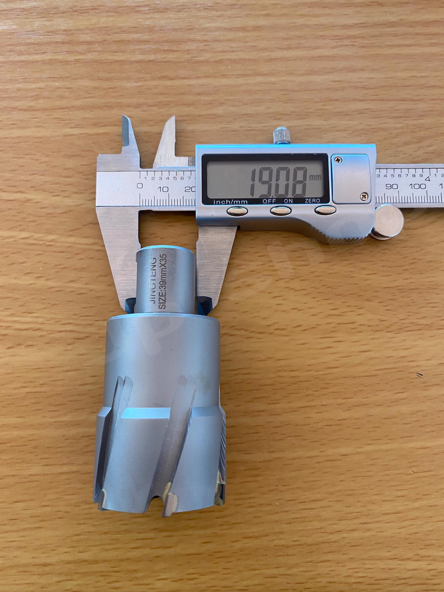 ดอกสว่านเจ็ทบอส แบบโฮลซอว์คาร์ไบสำหรับเจาะเหล็กหนา ด้วยสว่านแม่เหล็กไฟฟ้า ขนาด39*35 #3935