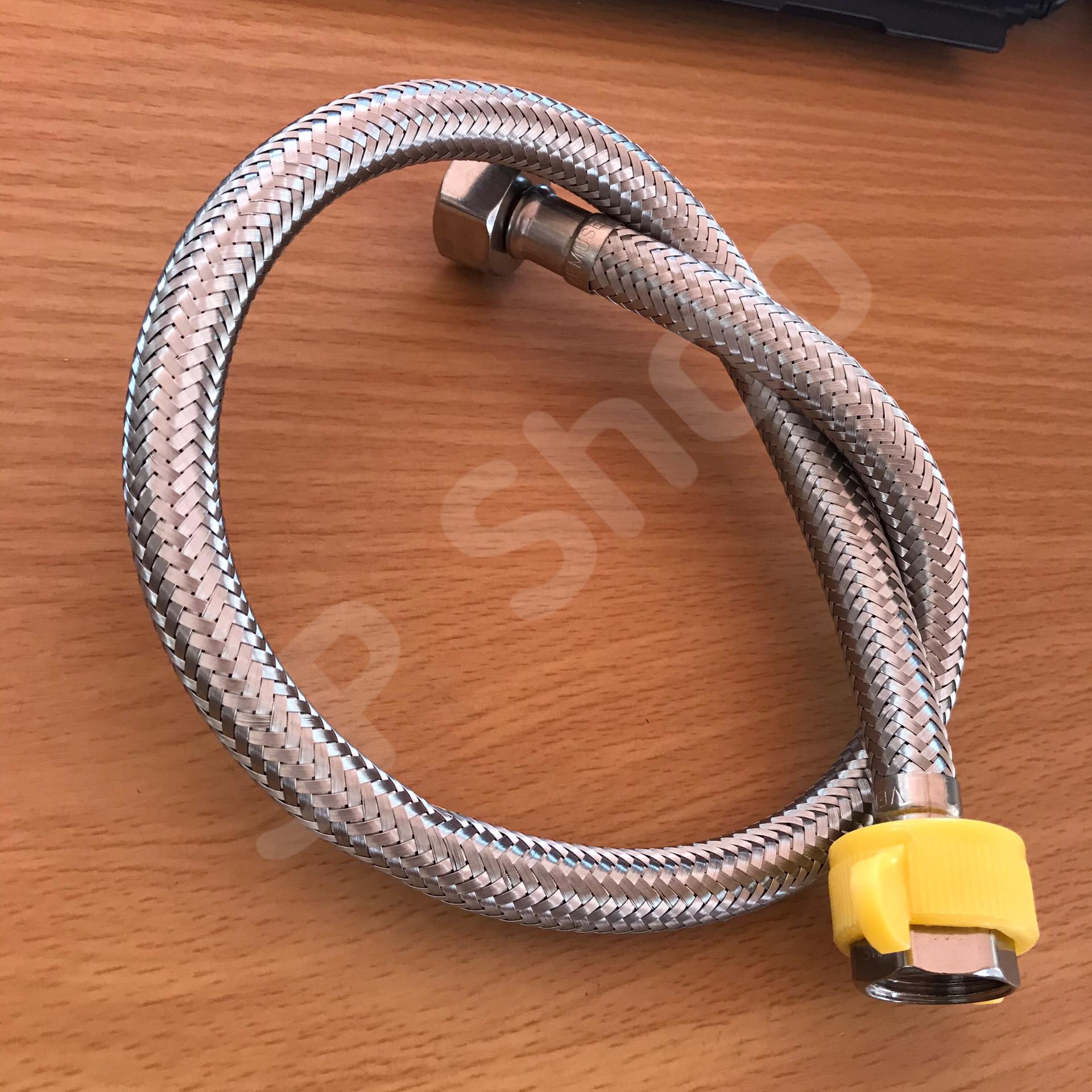 สายน้ำดี ความยาวขนาด 60 ซม. หัวสายสแตนเลส304 เกลียวใน4หุน(1/2") สำหรับต่อน้ำใช้ทั่วไป ห้องน้ำ ห้องครัว #6001