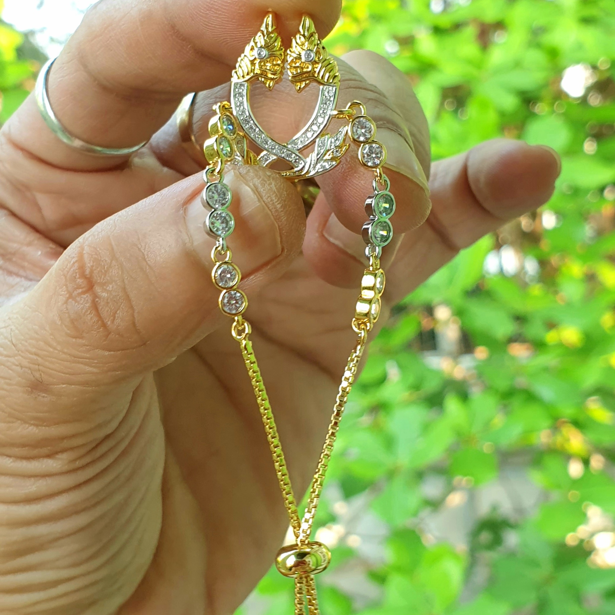 สร้อยข้อมือ นาคเกี้ยว เกี่ยวรัก ฝังเพชร สุดยอดเครื่องรางเสริมดวงเรื่องของความรัก ปรัปขนาดได้ พญานาค