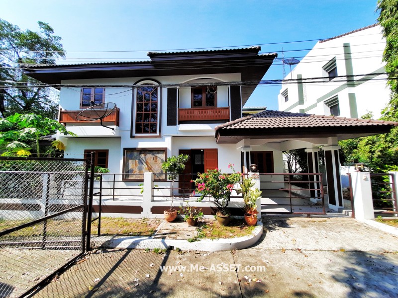 ให้เช่าบ้านเดี่ยว ถ.สุขุมวิท 105 ซ.ลาซาล 37 แขวงบางนา เขตบางนา กรุงเทพ หลังริม / 2 ชั้น 42 ตารางวา