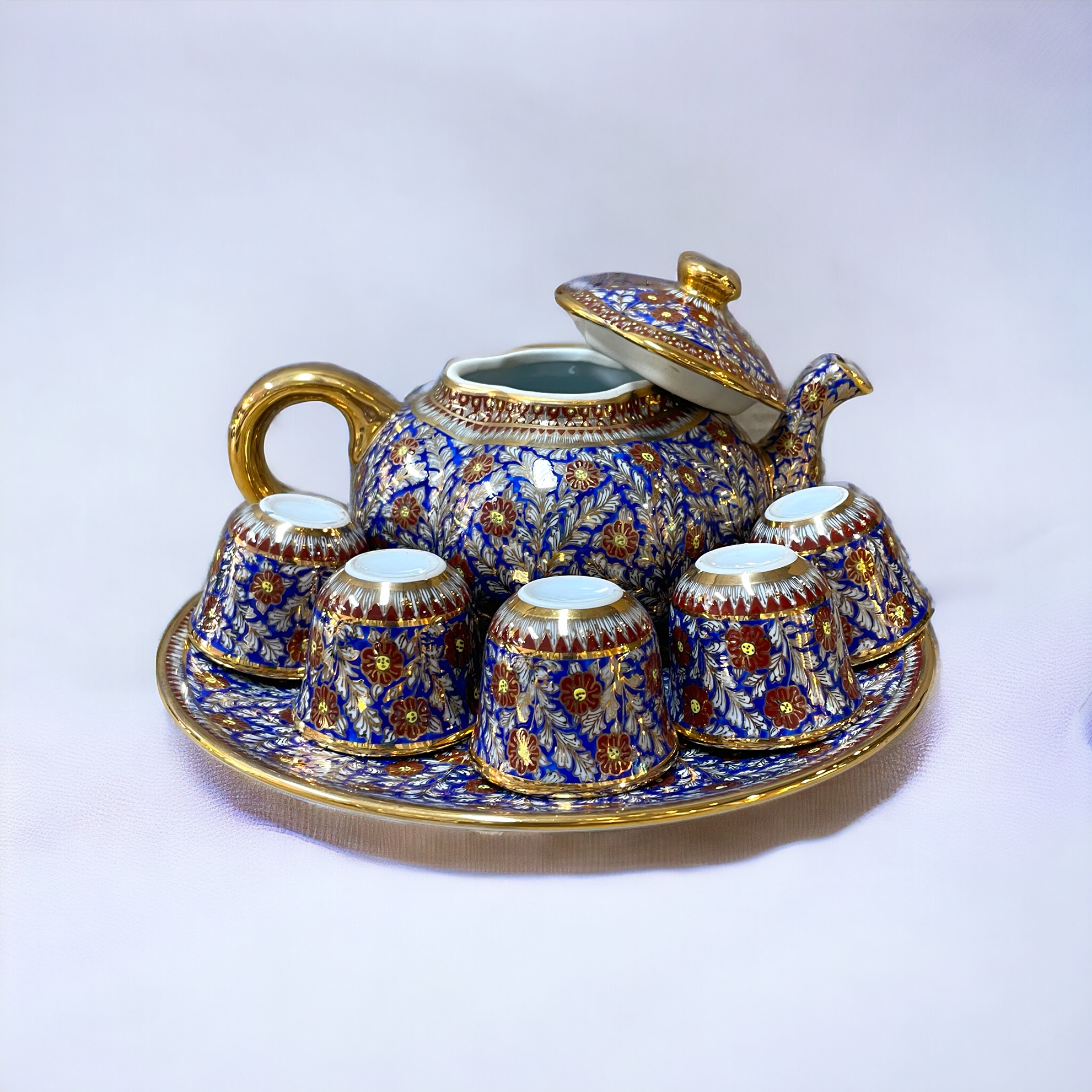 ชุดน้ำชาชุดเบญจรงค์ สีน้ำเงินทอง