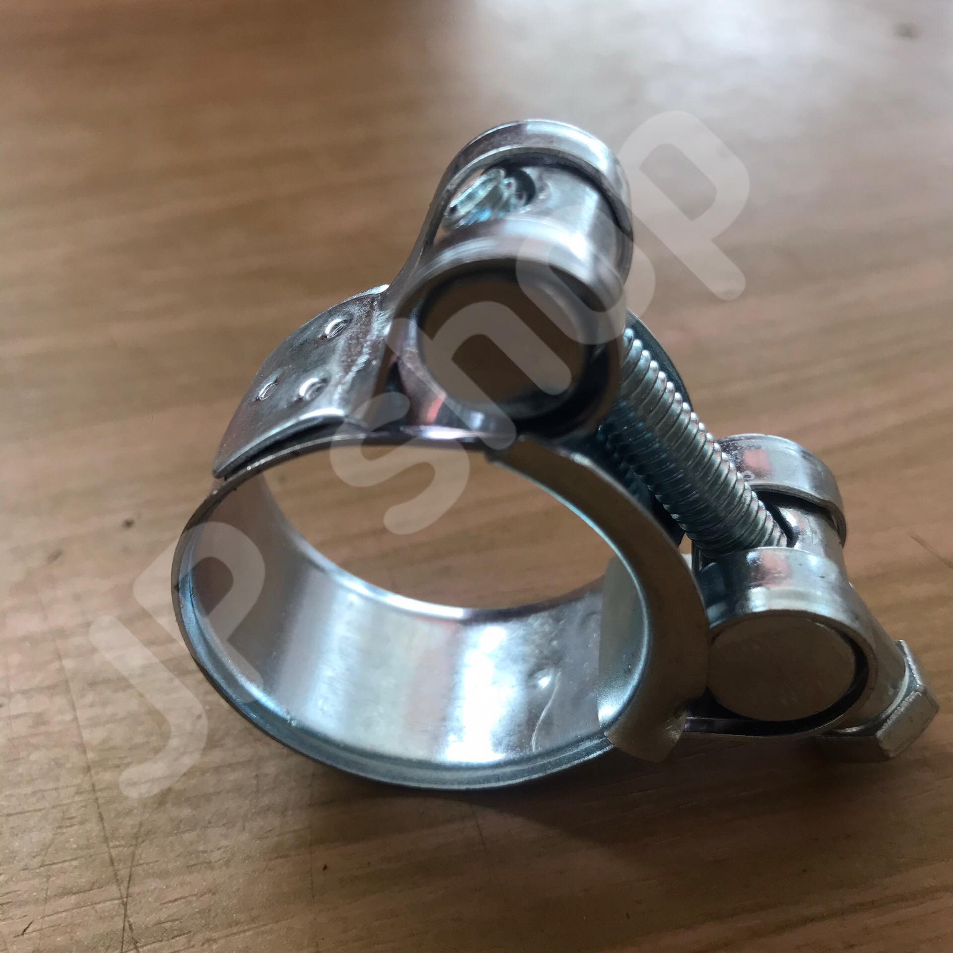 เข็มขัดรัดท่อชุบซิงค์ ปลอกรัดชุบซิงค์ 29-31 มม. สาย รัด ท่อ ส แตน เลส กิ๊บ รัด ท่อ ส แตน เลส ปลอก รัด ท่อ ส แตน เลส อย่างดี