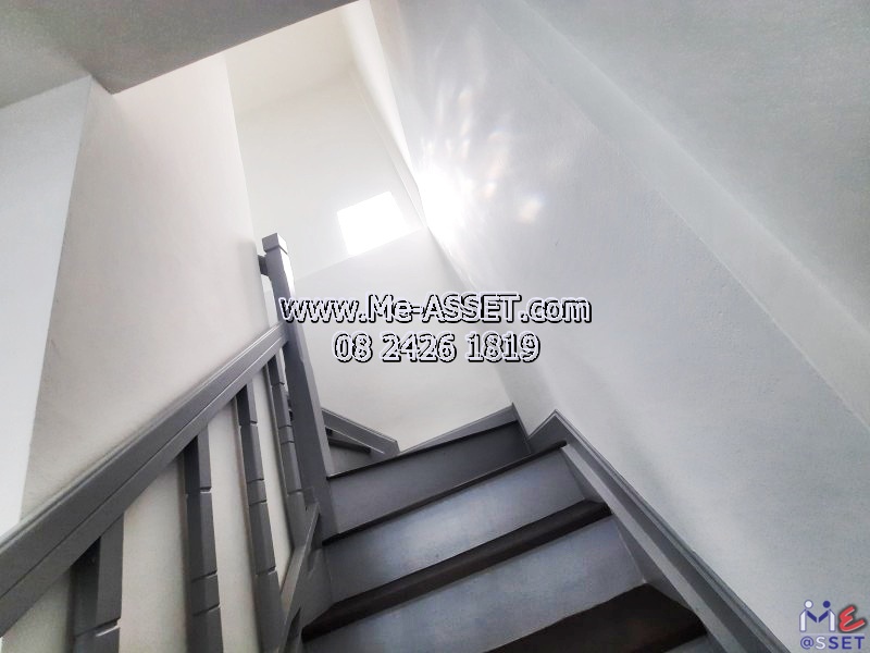 ขายทาวน์เฮ้าส์หลังริม รีโนเวทใหม่ ย่าน ท่าข้าม28 เทียนทะเล7 สะแกงาม บางขุนเทียน พระรามสอง : ม.พิศาล ท่าข้าม28 เฟส 7 : 2 ชั้น 31.3 ตร.วา