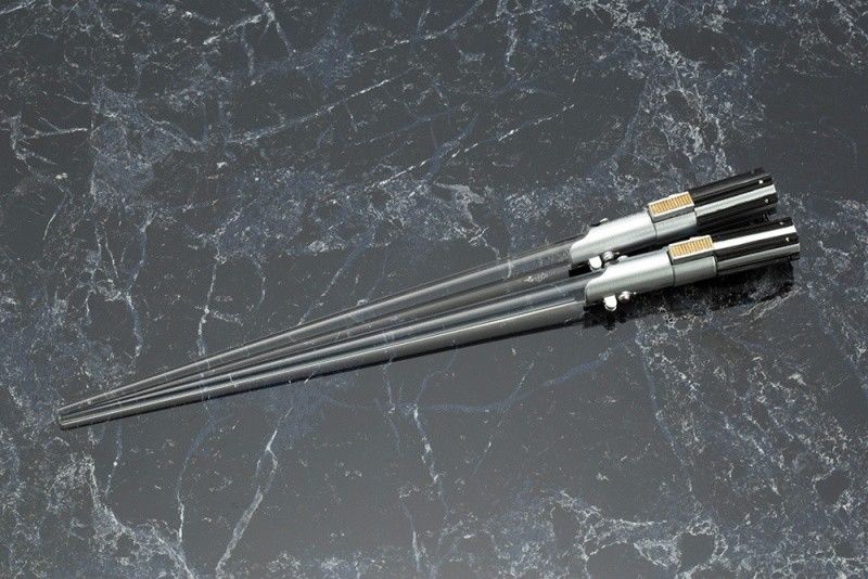ตะเกียบดาบ LED สีฟ้า Luke Skywalker Light-Up Lightsaber Chopsticks Kotobukiya - Star Wars