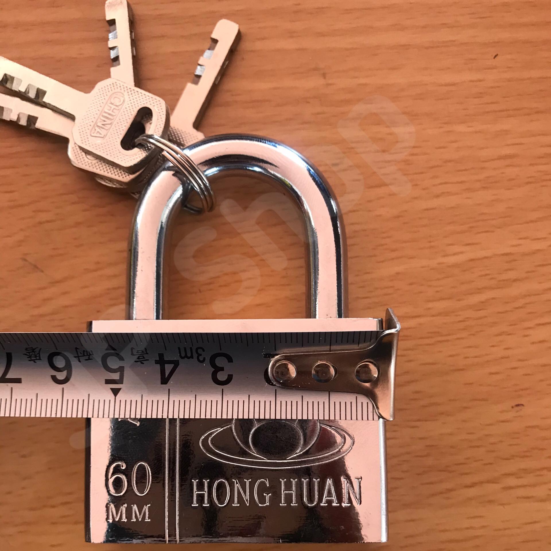 กุญแจล็อคบ้าน ล็อคครัว ล็อคอเนประสงค์ 60 มม. ล็อคแน่นหนา คงทน ราคาถูก สนใจสั่งซื้อได้เลย ห่วงสั้น #907