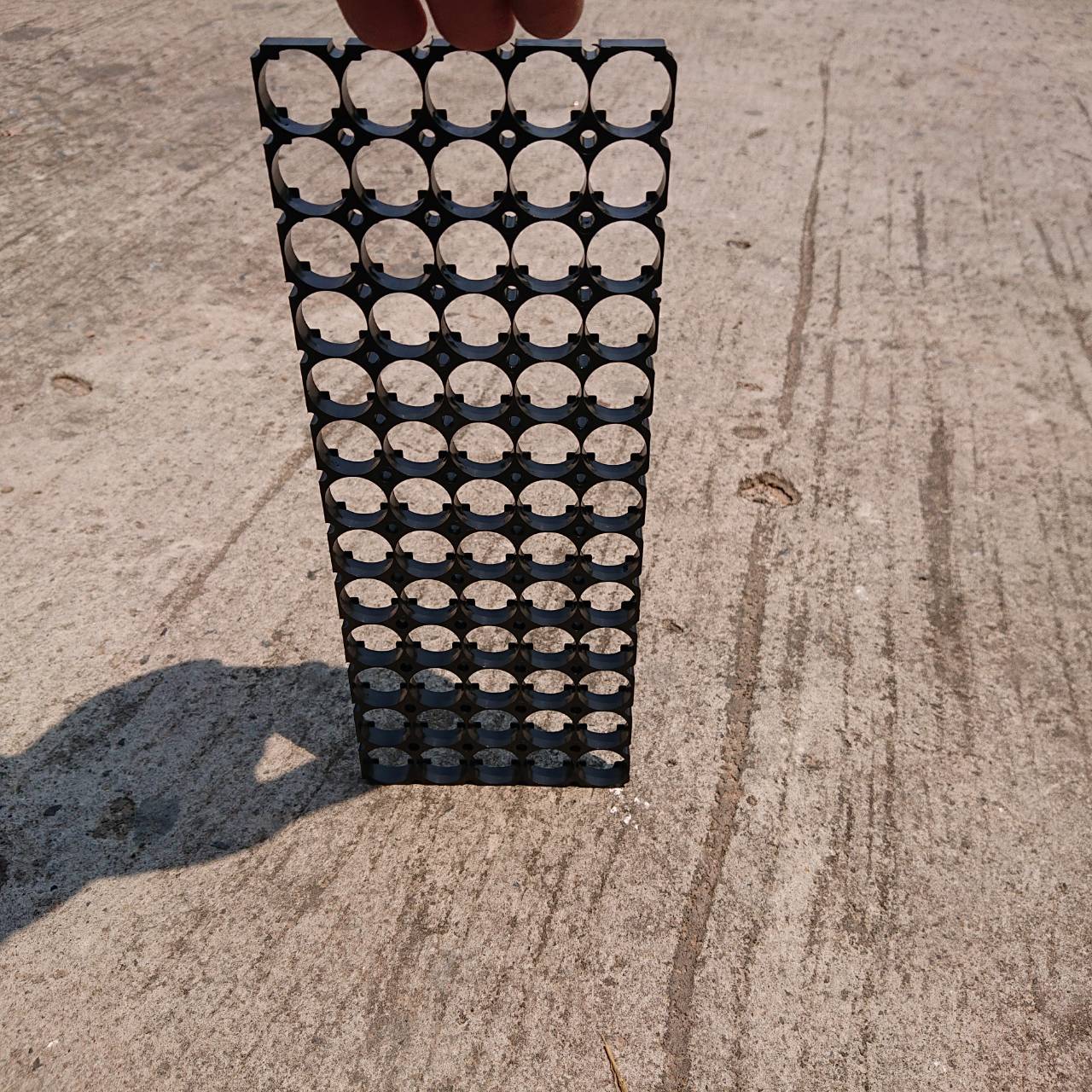 ตัวยึดแบตเตอรี่ ตัวแพ็คแบตเตอรี่ ตัวยึดแบตเตอรี่ลีเธียม18650 5*13ช่อง #Spacer Holder ตัวแพ็คถ่านสำหรับรถไฟฟ้า #1865013