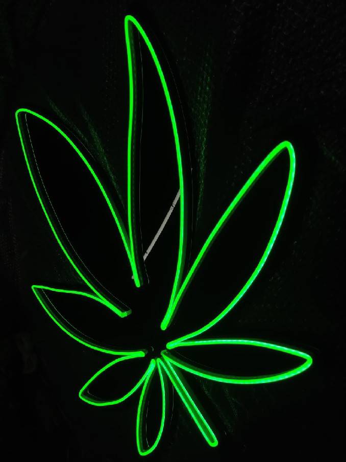 #ป้ายไฟนีออนดัดLEDรูปใบกัญชา