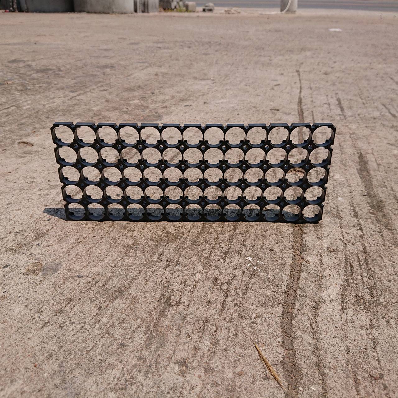 ตัวยึดแบตเตอรี่ ตัวแพ็คแบตเตอรี่ ตัวยึดแบตเตอรี่ลีเธียม18650 5*13ช่อง #Spacer Holder ตัวแพ็คถ่านสำหรับรถไฟฟ้า #1865013