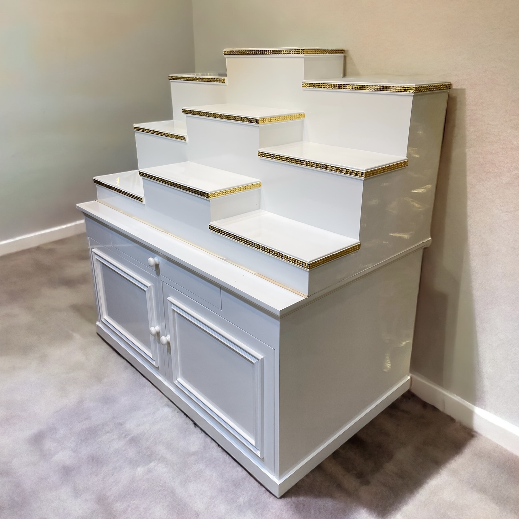 ตู้พระแบบสูง 9x8 ขั้นบันได 9 ขั้น พิกุลขาว