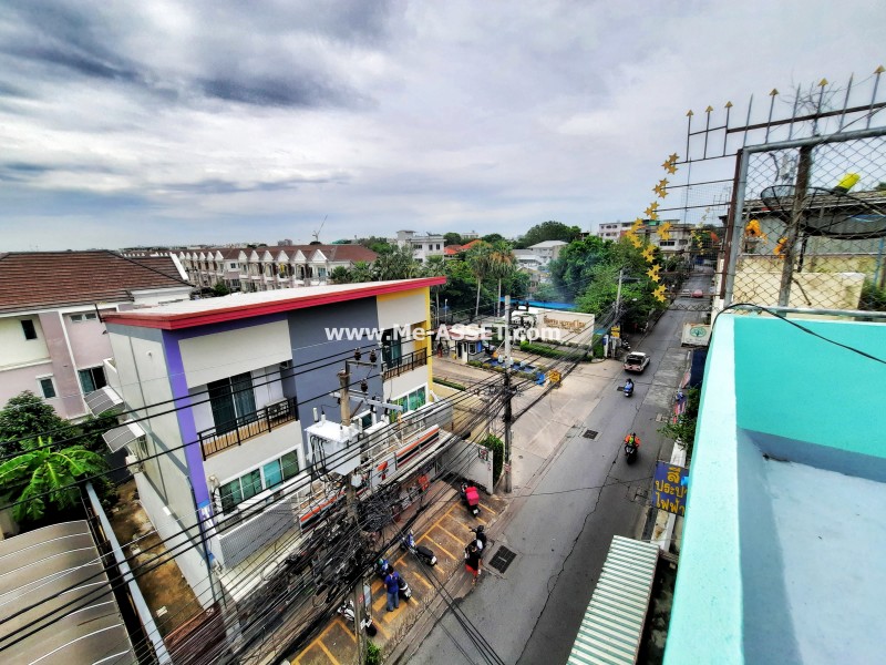 ขายอาคารพาณิชย์ ถ.พหลโยธิน 32 (ซ.เสนานิคม 1 แยก 11) แขวงเสนานิคม เขตจตุจักร กรุงเทพ / พื้นที่ 3.5 ชั้น 15 ตารางวา