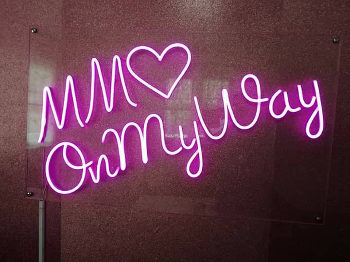 ป้ายไฟนีออนแฟล็ก - MM On My Way