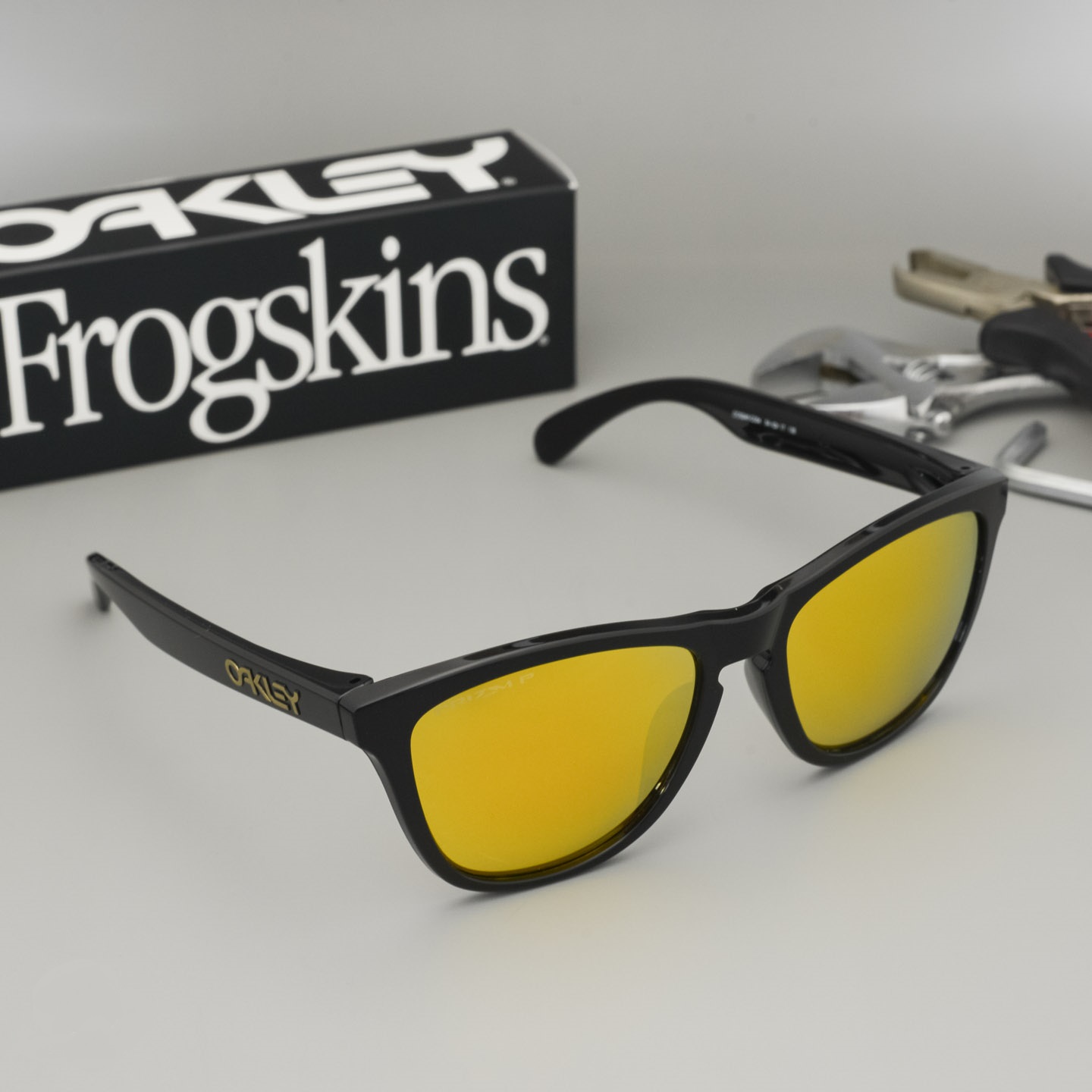 แว่นกันแดด Oakley Frogskins LIMITED EDITION OO9245-C0 Prizm 24K