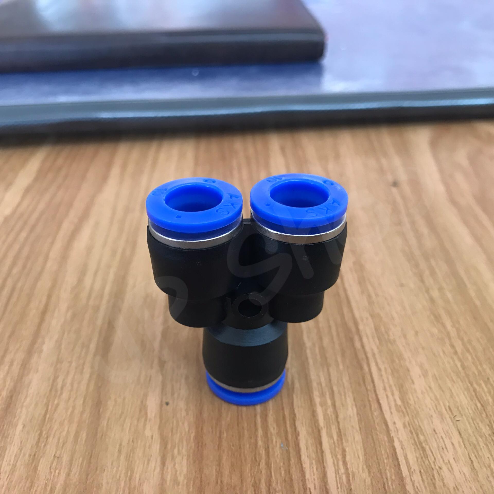 ข้อต่อลม ข้อต่อลมเสียบสามทาง ข้อต่อตัววาย ข้อต่อลมหัวพ้นหมอก