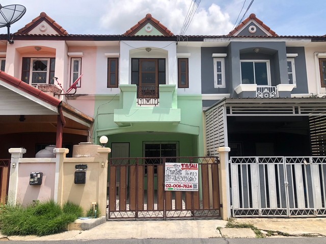 MDH6806 ทาวน์เฮ้าส์ 2 ชั้น 16 ตร.ว. หมู่บ้านเค.ซี.รามอินทรา 6 ซอยพระยาสุเรนทร์45 ถนนพระยาสุเรนทร์ ถนนรามอินทรา เขตคลองสามวา กรุงเทพมหานคร
