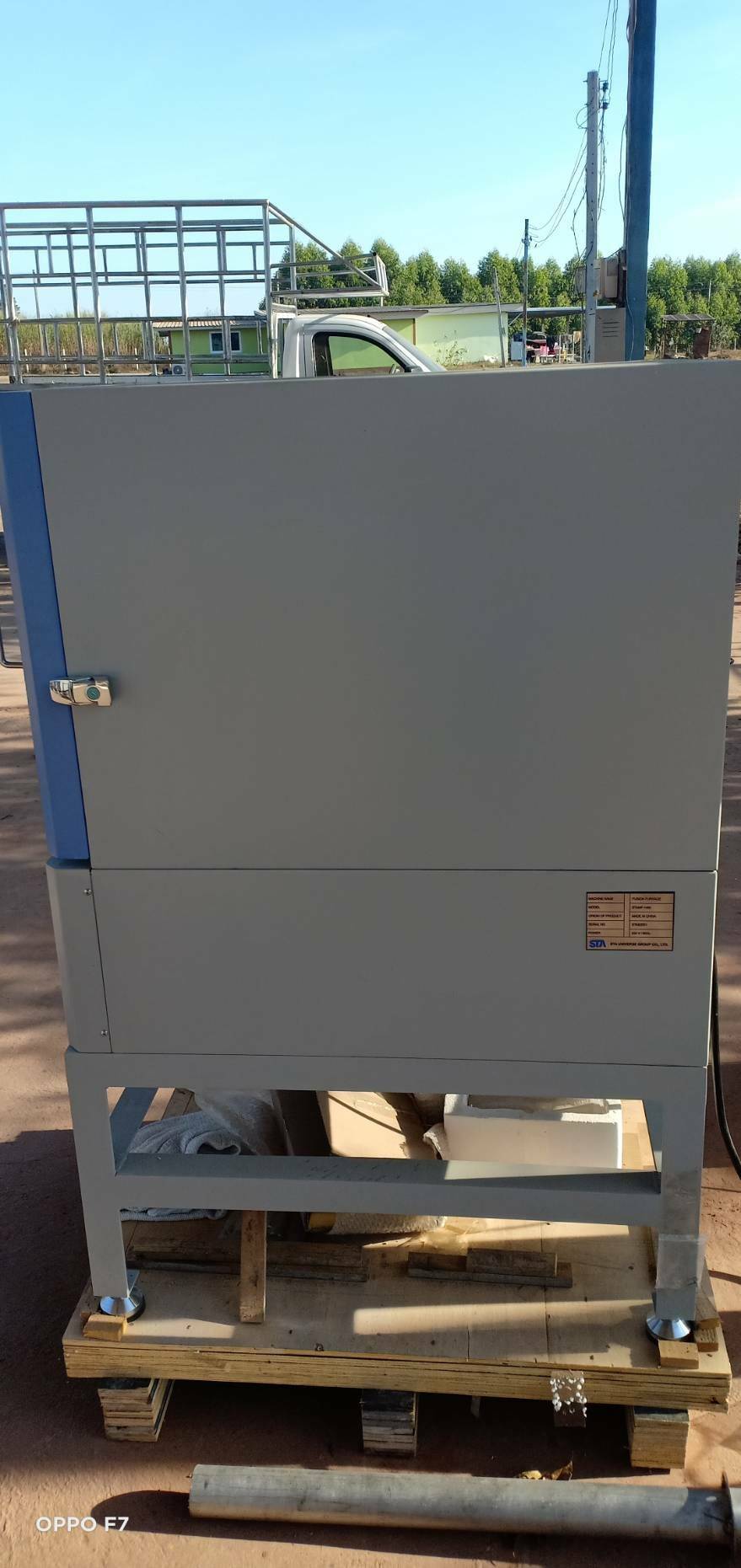 ภาพรีวิว ติดป้ายเนมเพลท บนเครื่องจักร ป้ายสแตนเลสงานสกรีน