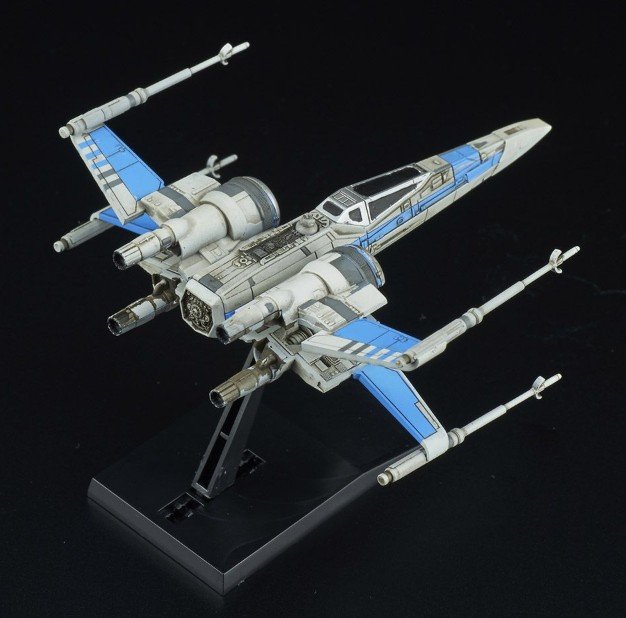 011 Blue Squadron Resistance X-Wing Fighter BANDAI - Star Wars