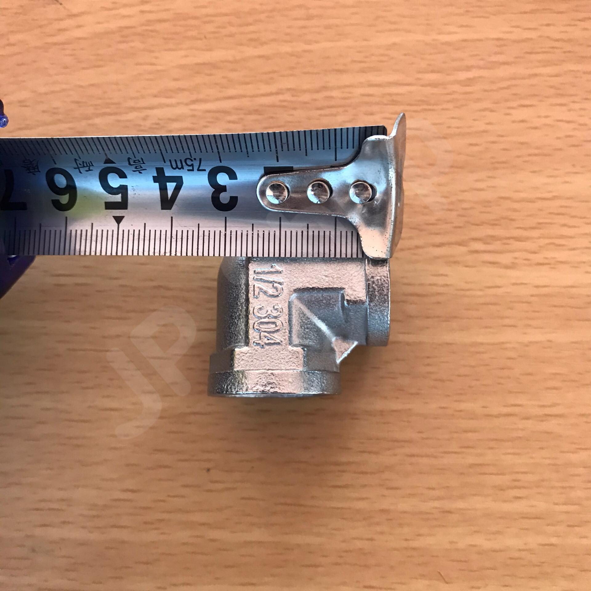 ข้องอสแตนเลส304 เกลียวใน ขนาด 4 หุน #3654