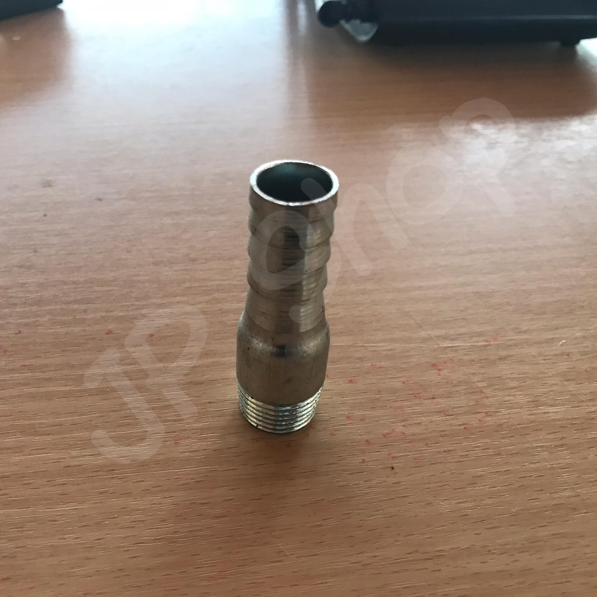 ข้อต่อสายยาง 1/2 ลด 1 ข้าง #0120