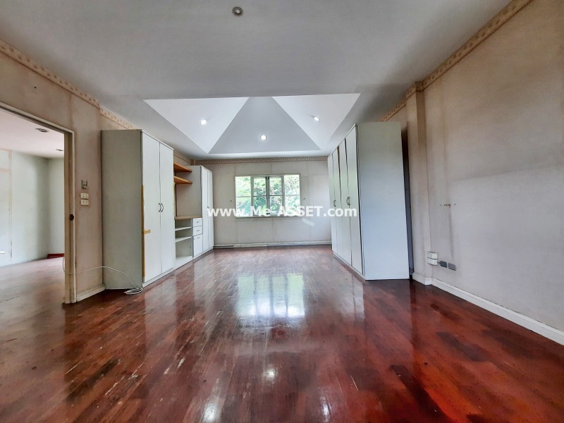 ขายบ้านเดี่ยว ม.นันทวัน (วงแหวน-รัตนาธิเบศร์) ถ.ตลิ่งชัน-สุพรรณบุรี ต.เสาธงหิน อ.บางใหญ่ นนทบุรี ต้นโครงการ ตรงข้ามสวนสาธารณะ / พื้นที่ 2 ชั้น 151 ตารางวา