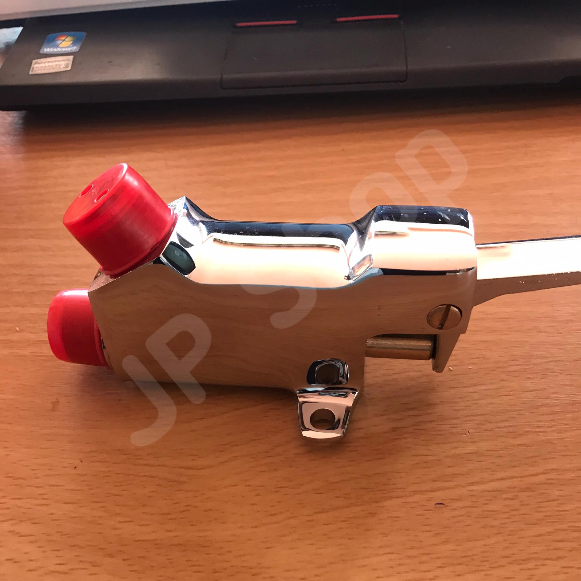 ก๊อกน้ำแบบเท้าเหยียบวาวล์คันเหยียบทองเหลือง ก๊อกน้ำเท้ากดไม่ใช้มือสัมผัส ทนทน ได้มาตรฐาน ก๊อกน้ำแนวตั้ง