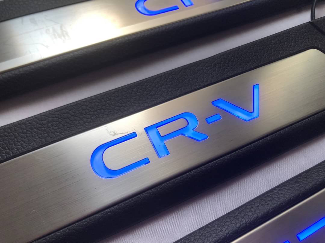 คิ้วบันได ชายบันได Honda CR-V G6 2023-2026 มีไฟ LED