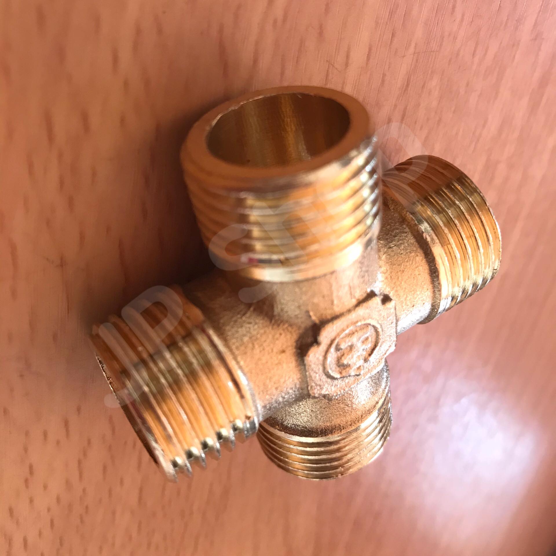 ข้อต่อสี่ทางทองเหลือง เกลียวนอกขนาด 4 หุน ข้อต่อ ทองเหลือง ข้อต่อสี่ทาง ตัดรอบทุกๆชั่วโมง #0654