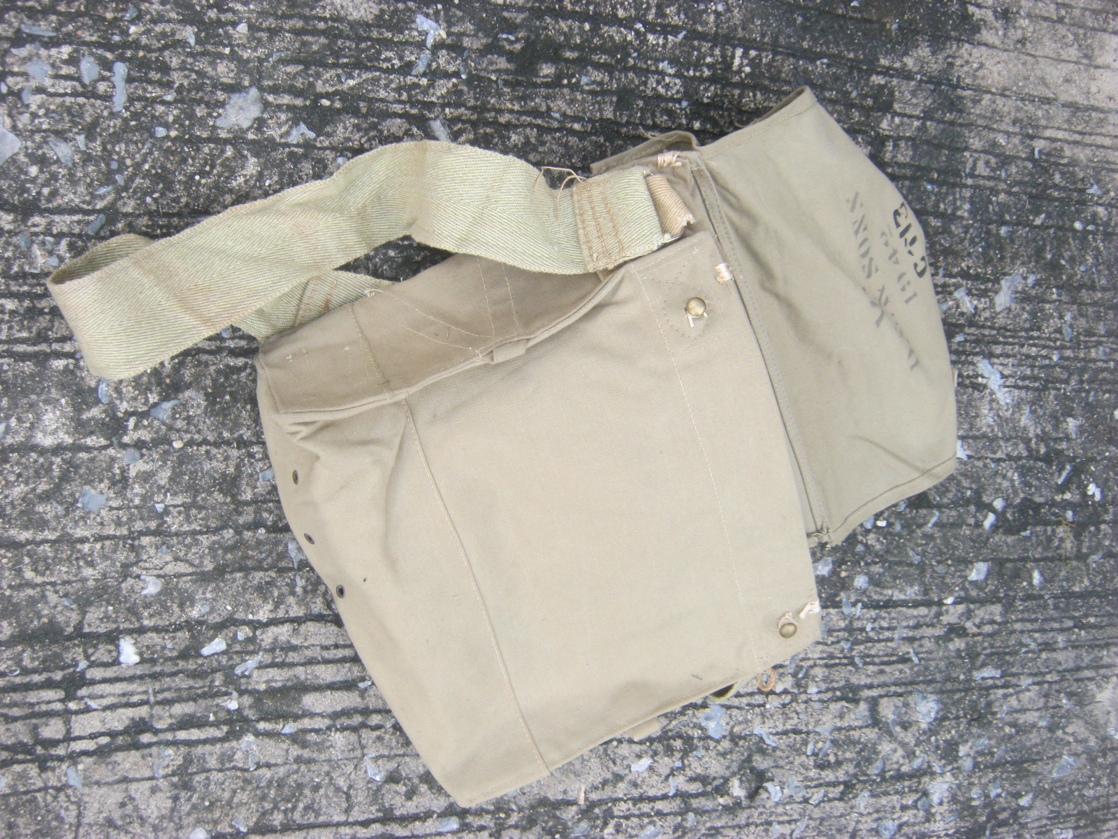 กระเป๋าหน้ากากแก๊ส สงครามโลกครั้งที่สอง