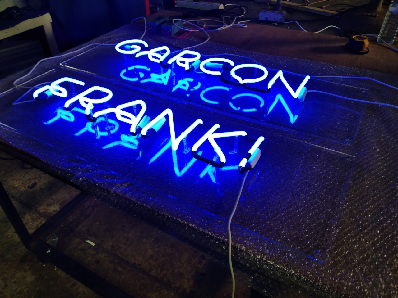 ป้ายไฟดัดหลอดแก้ว GARCON FRANK!