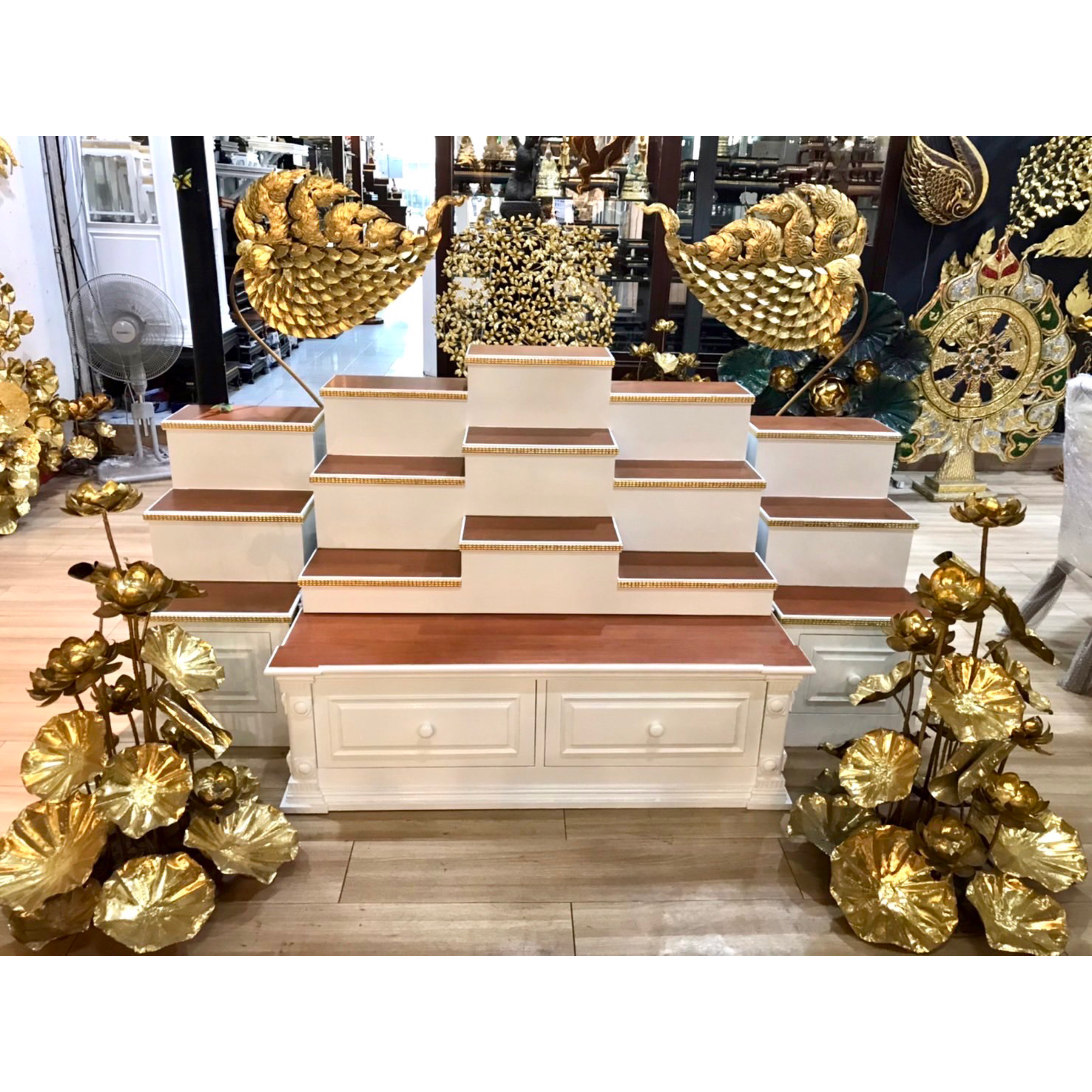 ตู้พระแบบเตี้ย 9x8 ขั้นบันได 15 ขั้น สีขาวท็อปสัก