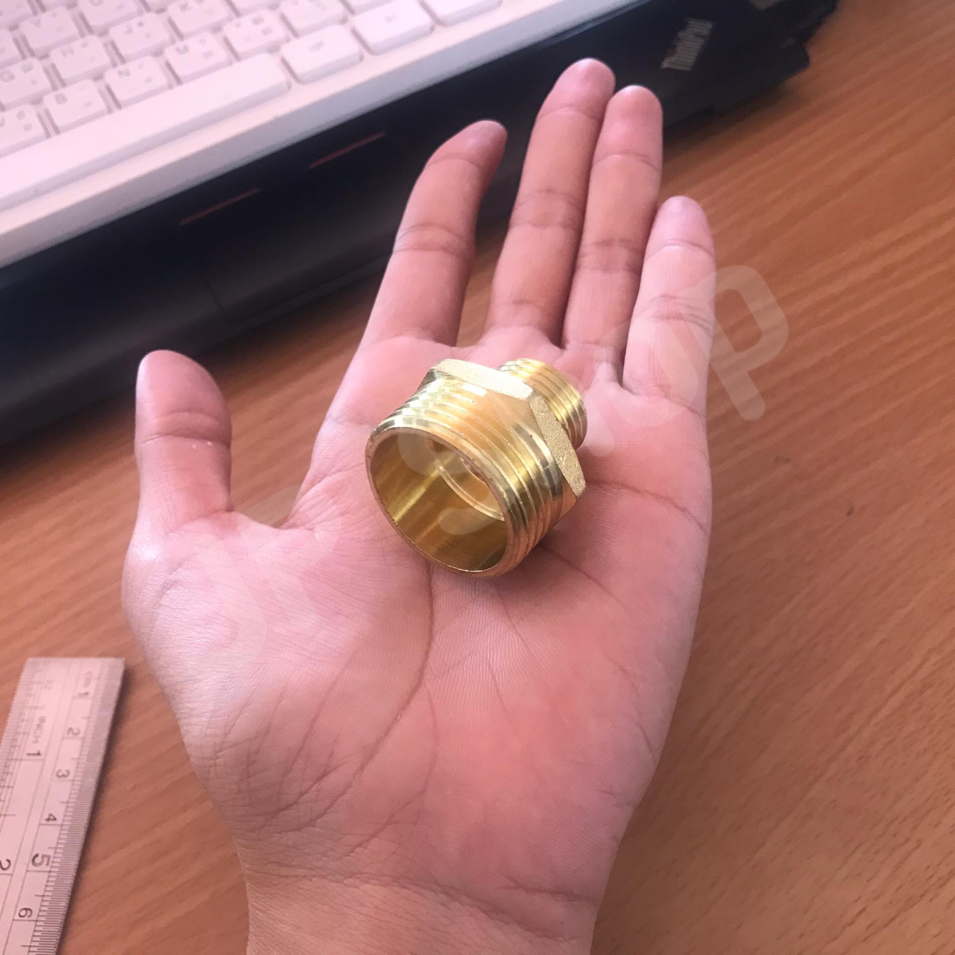 ข้อต่อทองเหลือง นิปเปิ้ล 1 '' ลด 4 หุน ข้อต่อ ทองเหลือง นิปเปิ้ล ขนาด 1 '' ลด 4 หุน #0154