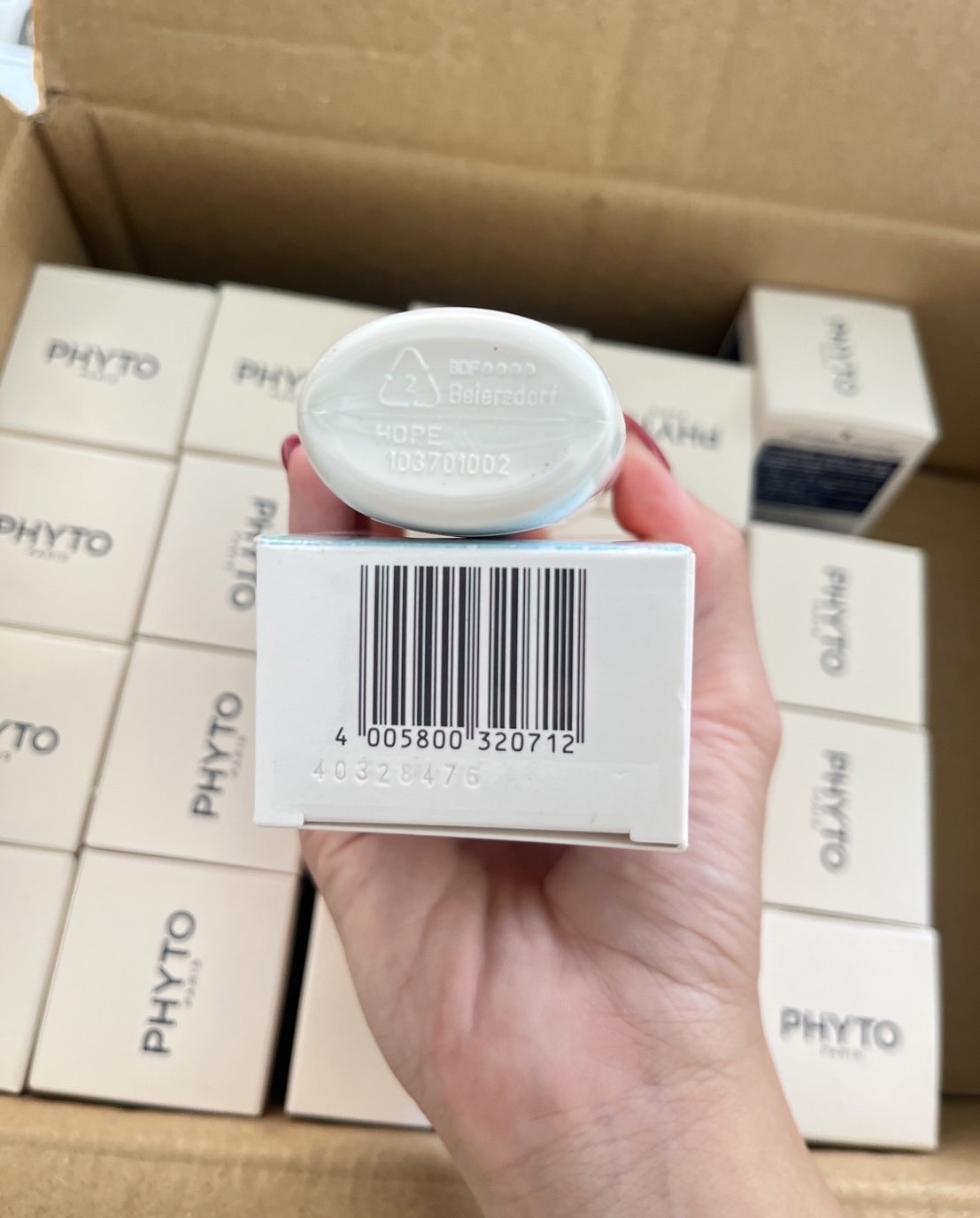 Eucerin Sun Hydro Protect Ultra Light Fluid SPF50+ 50ml. กันแดดเนื้อบางเบา ปรับผิวกระจ่างใส