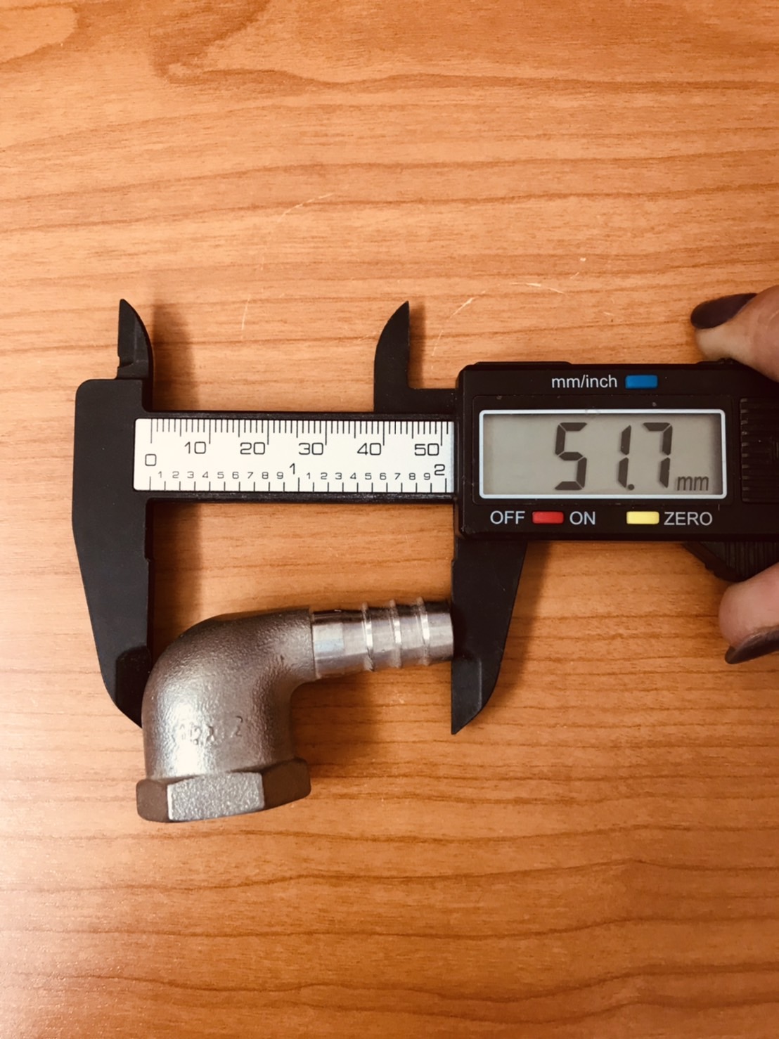 ข้องอเกลียวใน สแตนเลส 304 ขนาด 1/2 นิ้ว ( 4หุน) หางไหล 12 mm. ราคาต่อ1 ชิ้น #5098