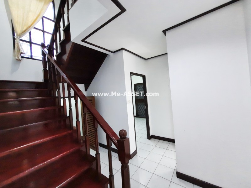 ให้เช่าบ้านเดี่ยว ถ.สุขุมวิท 105 ซ.ลาซาล 37 แขวงบางนา เขตบางนา กรุงเทพ หลังริม / 2 ชั้น 42 ตารางวา