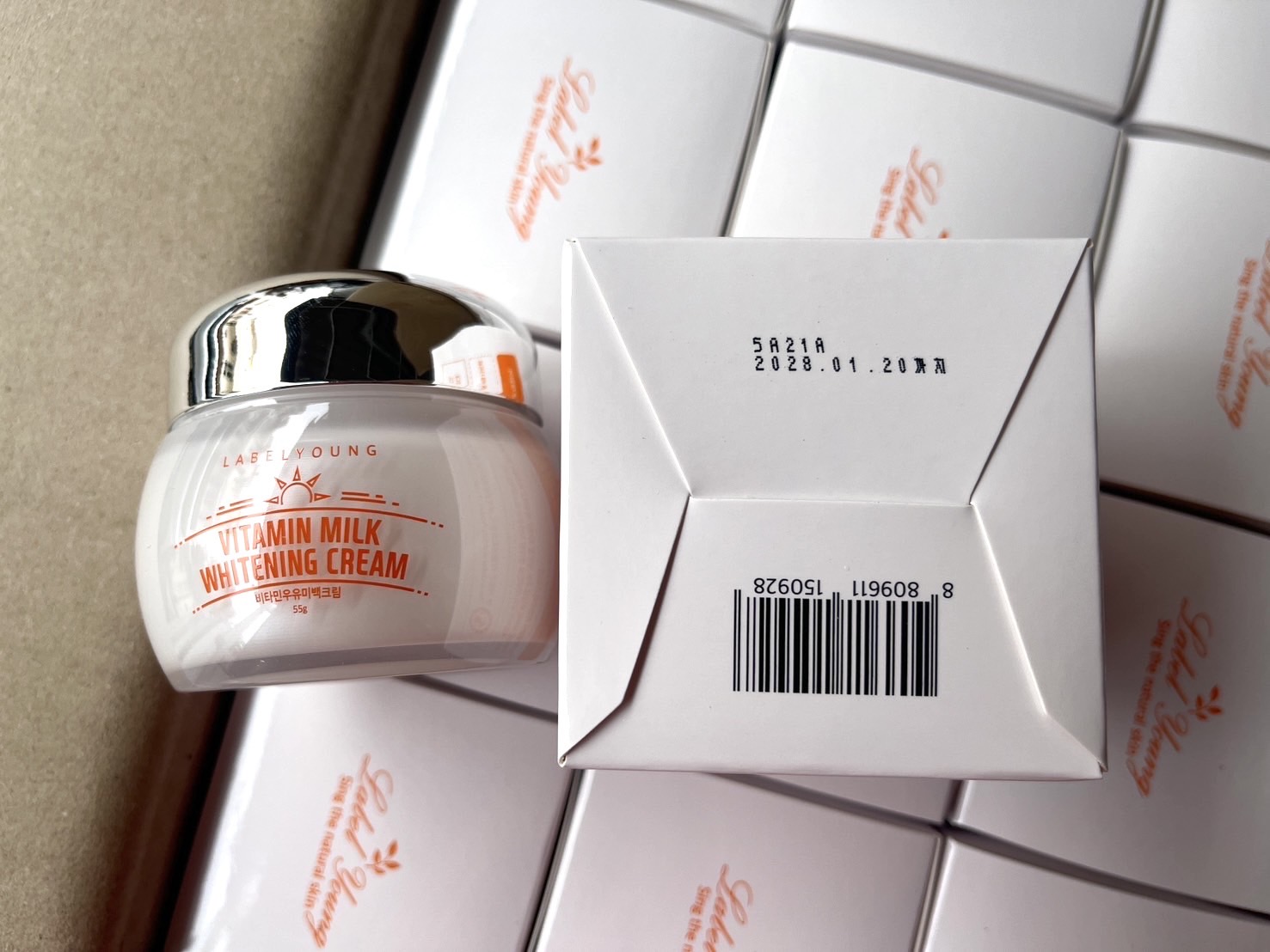 Labelyoung Vitamin Milk Whitening Cream 55g. ครีมน้ำนมเข้มข้น ของแท้ นำเข้าจากเกาหลี 2025