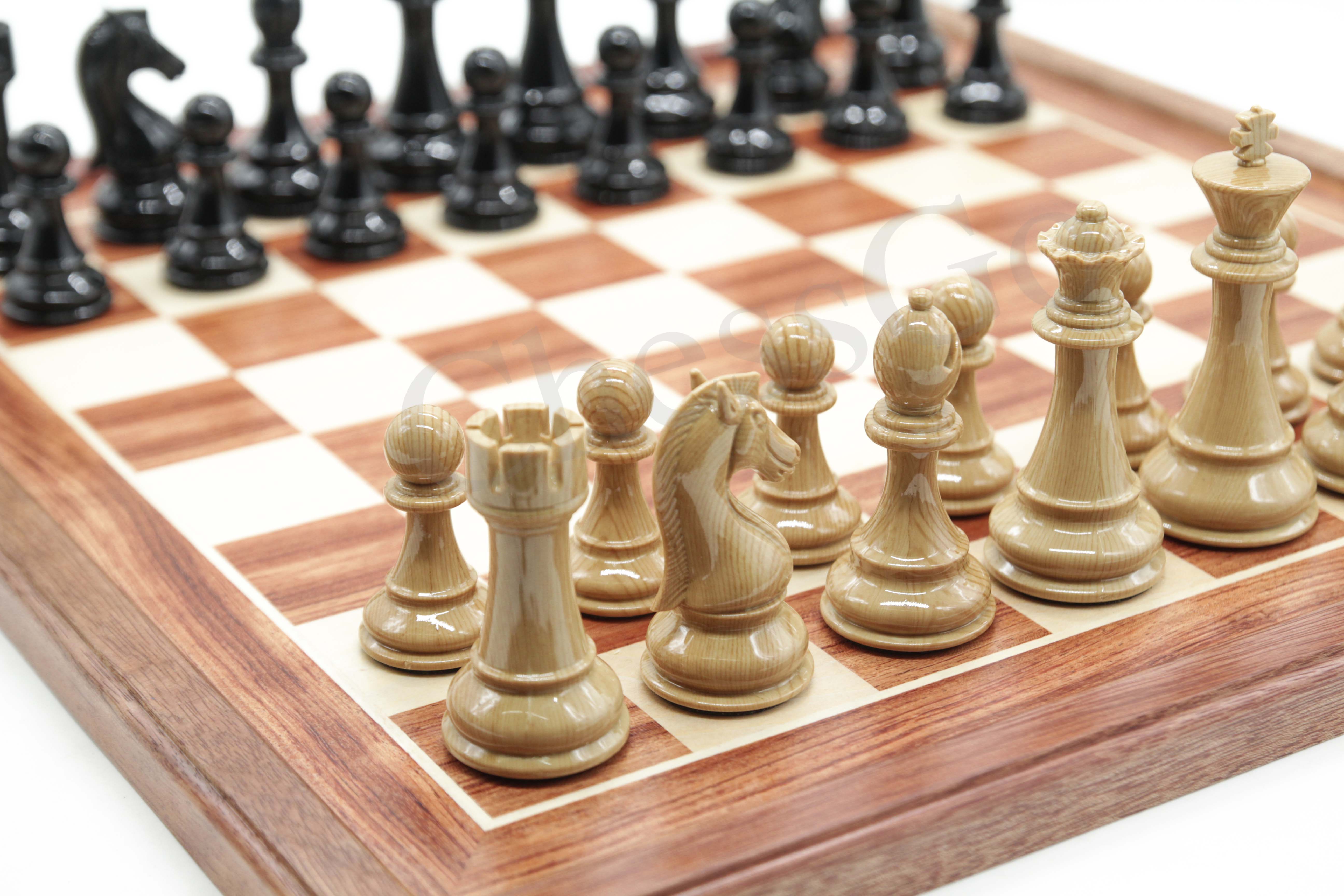 ชุดหมากรุกสากลไม้1(ตัวอะคริลิคลายไม้)8