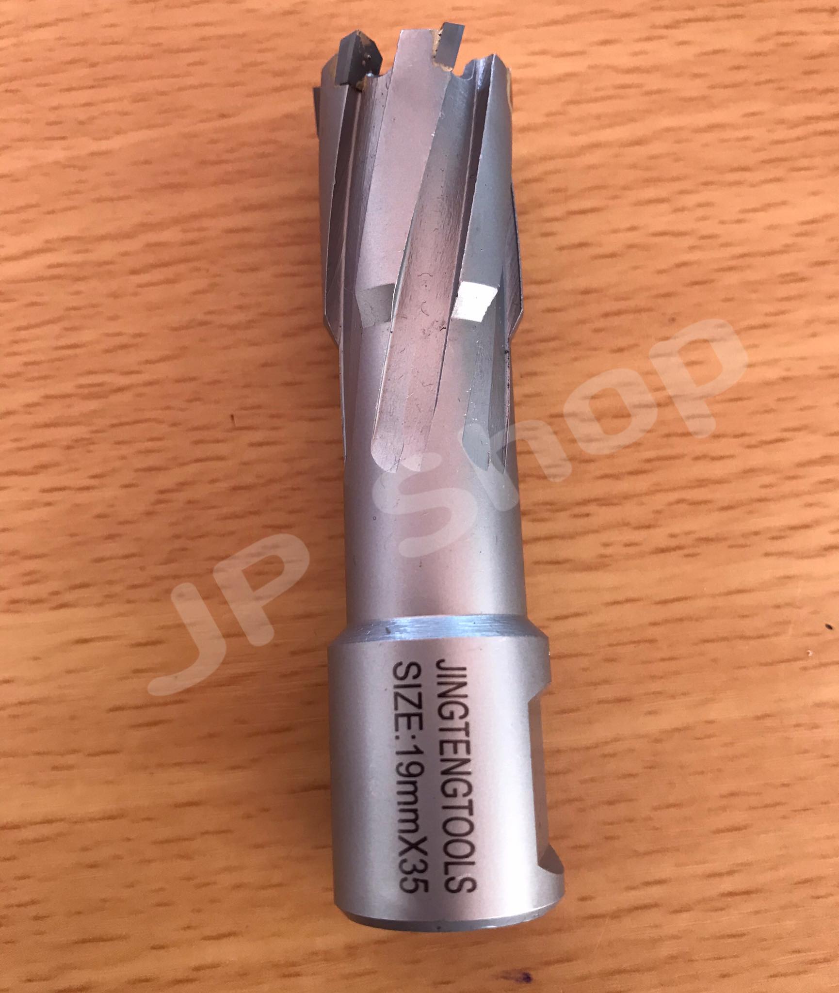 ดอกสว่านเจ็ทบอส แบบโฮลซอว์คาร์ไบสำหรับเจาะเหล็กหนา ด้วยสว่านแม่เหล็กไฟฟ้า ขนาด19*35 มม. #1935