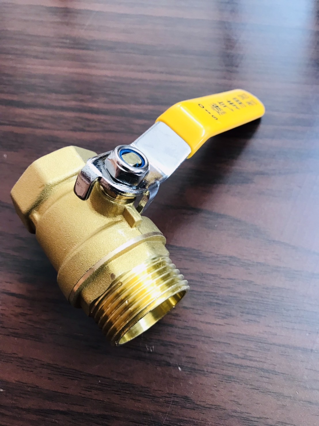 บอลวาล์วทองเหลือง ขนาด 1 นิ้ว เกลียวนอก -ใน (#13240)