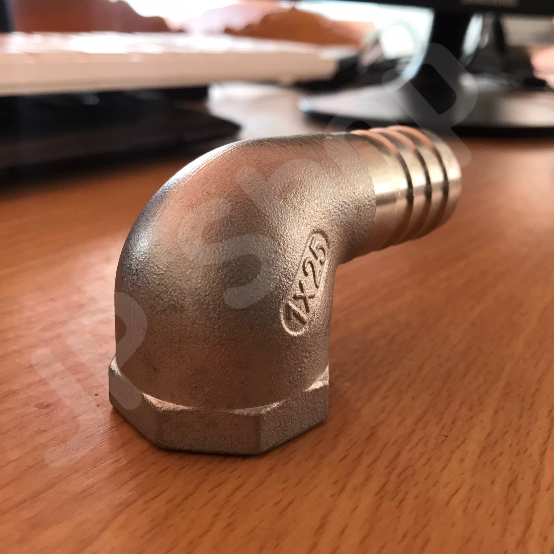 ข้องอเกลียวใน สแตนเลส 304 ขนาด 1 นิ้ว หางไหล 25 mm. ราคาต่อ1 ชิ้น #105210