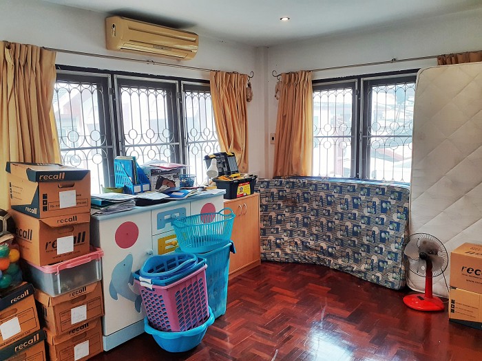 ขายบ้านเดี่ยว ม.ประยูรนิเวศน์ 3 ถ.ลาดพร้าว-วังหิน ซ.53 แขวงลาดพร้าว เขตลาดพร้าว กรุงเทพ / พื้นที่ 2 ชั้น 60 ตารางวา