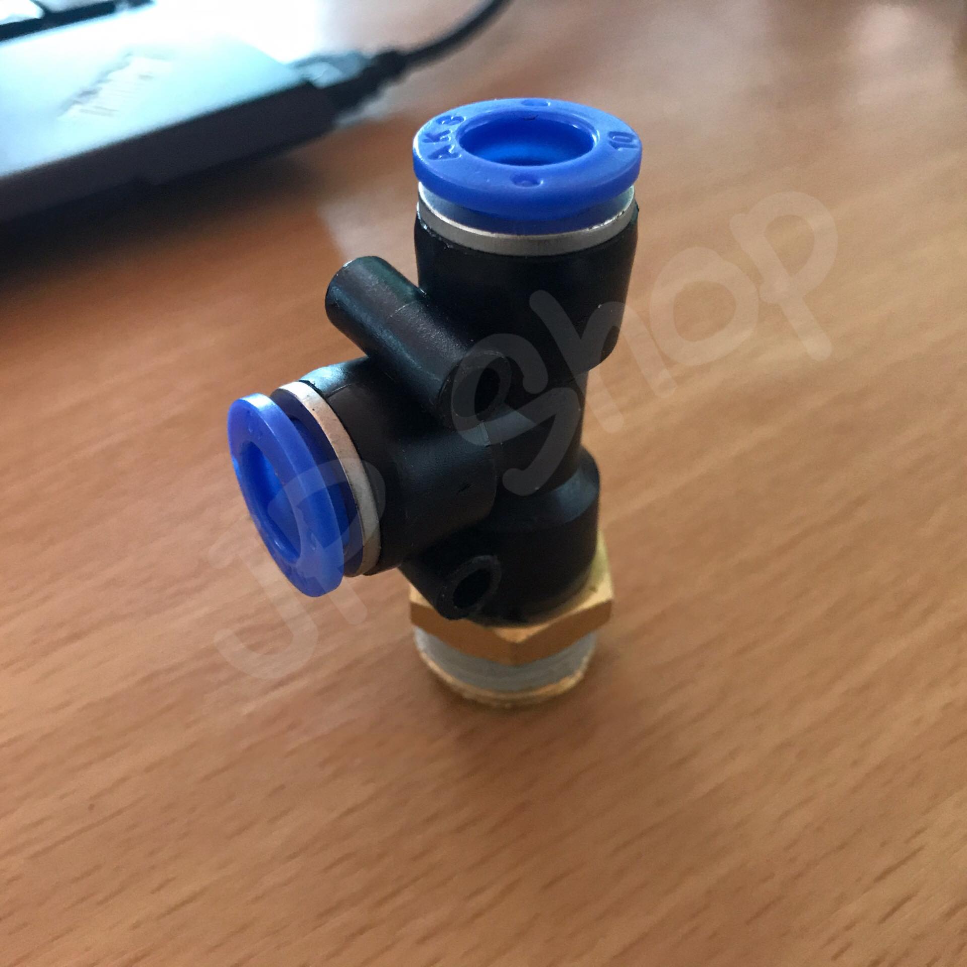 ข้อต่อลมนิวเมติก ข้อต่อ 3 ทางตัว T เกลียวนอก ขนาด PD10-04