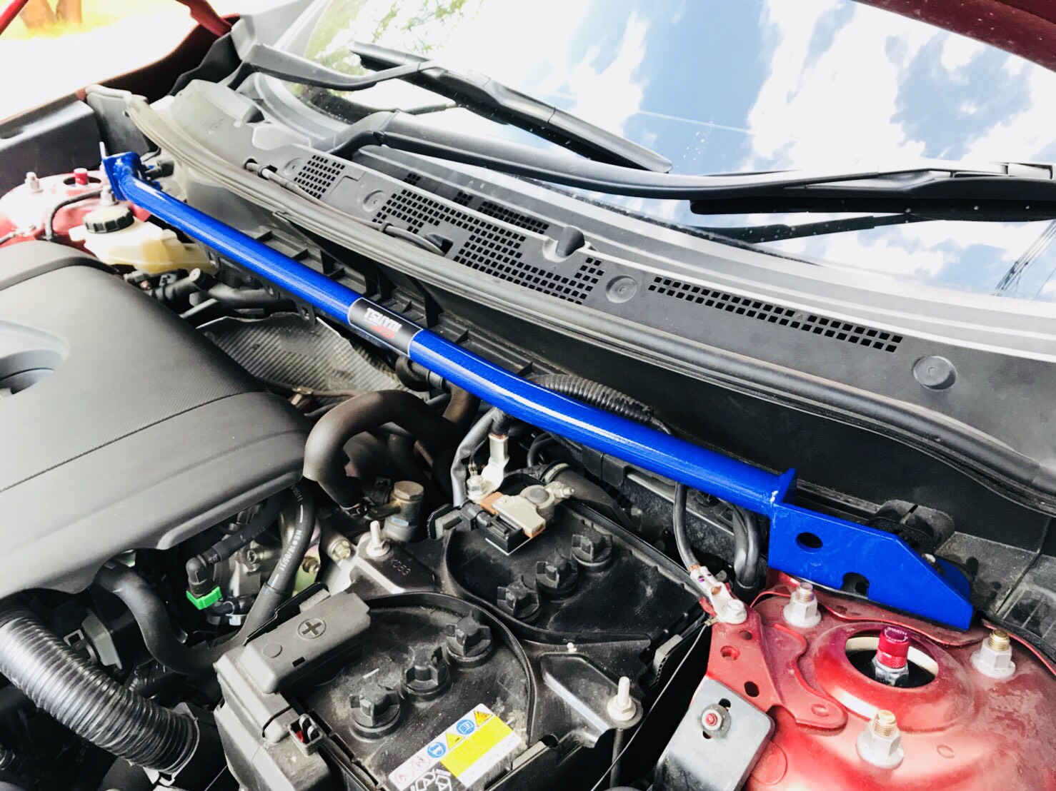 ค้ำโช๊คหน้า TSUYOI CX-3